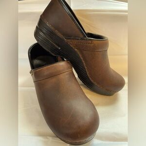 Dansko distressed professional clogs size 37